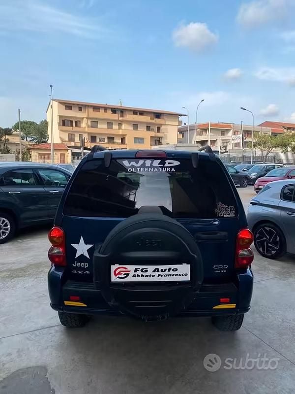 Usata Jeep Cherokee Sport 2004 Blu SUV