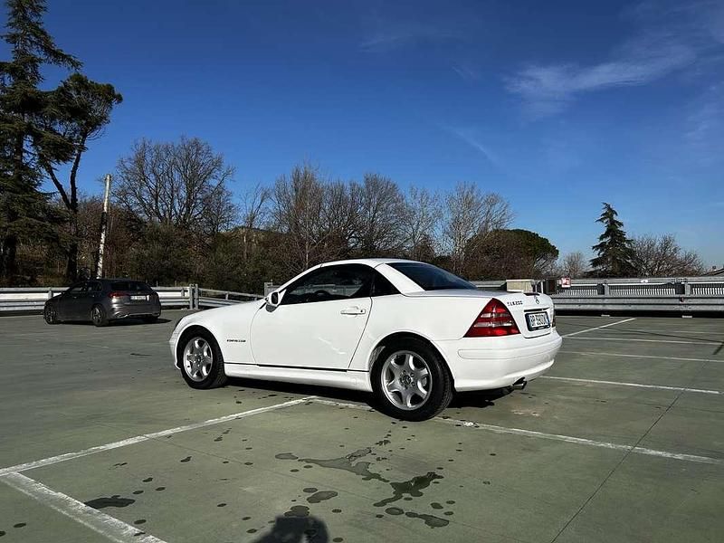Usata Mercedes SLK200 163 CV (119 kW) 2001 Bianco Cabrio