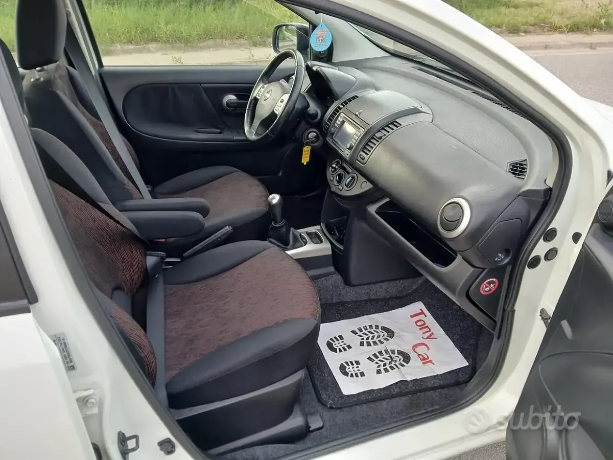 Używany Nissan Note N-TEC 88 KM (64 kW) 2009 Biały Hatchback