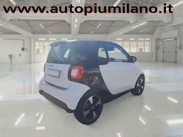 Usata Smart ForTwo Coupé Passion 41 kW (56 CV) 2020 Bianco Utilitaria