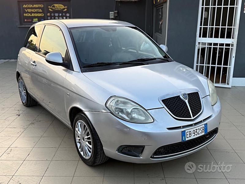 Usata Lancia Ypsilon 59 CV (43 kW) 2010 Grigio Utilitaria