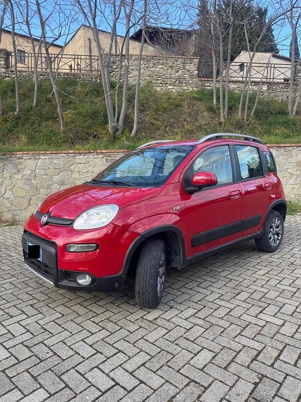 Usata Fiat Panda 4x4 95 CV (69 kW) 2016 Rosso Utilitaria