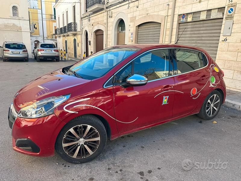 Usata Peugeot 208 2017 Rosso Utilitaria