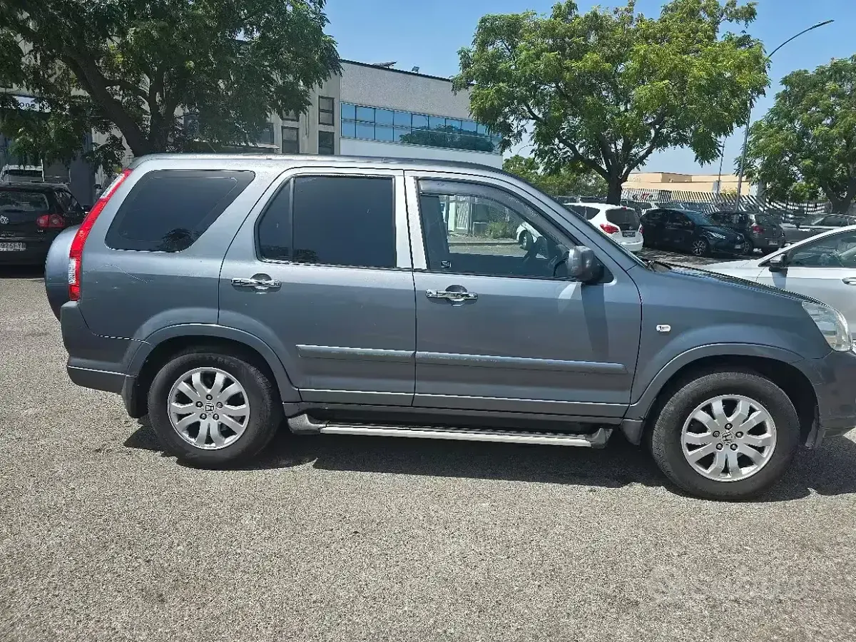 Usata Honda CR-V LS 140 CV (102 kW) 2005 Grigio SUV