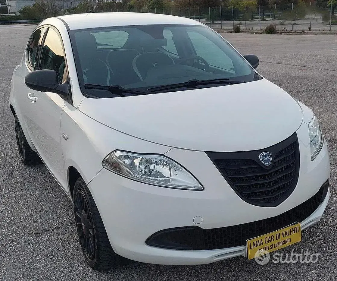 Usata Lancia Ypsilon 69 CV (50 kW) 2014 Beige Utilitaria