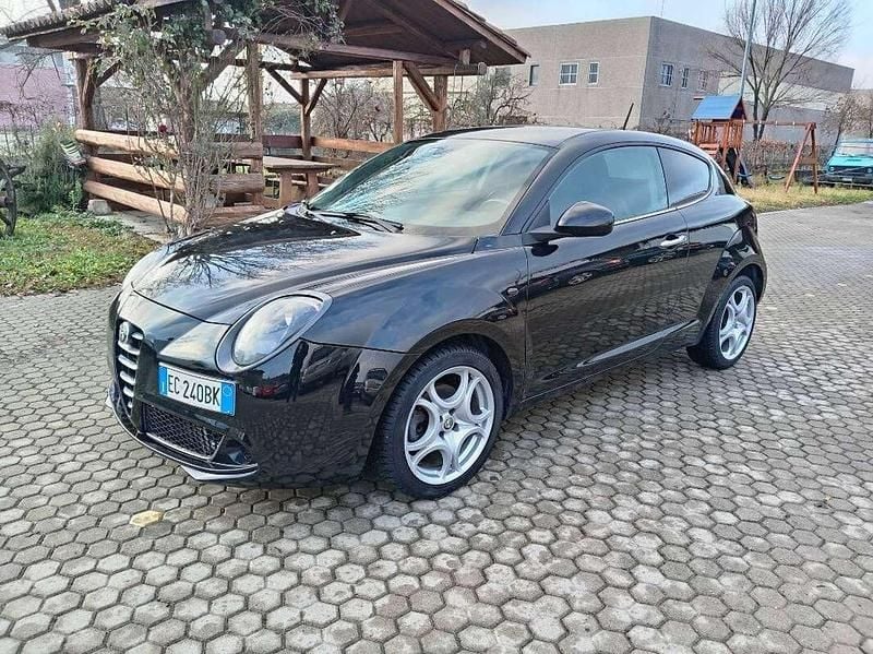 Nero Usata 2010 Alfa Romeo MiTo Distinctive Due volumi | 3300 € (Ottimo prezzo) - Immagine 1/4