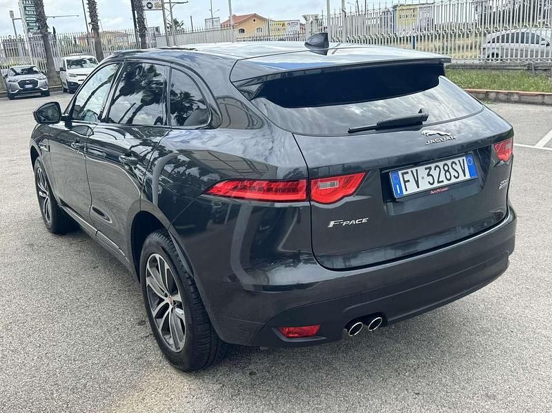 Usata Jaguar F-Pace R-Sport 180 CV (132 kW) 2019 Grigio SUV