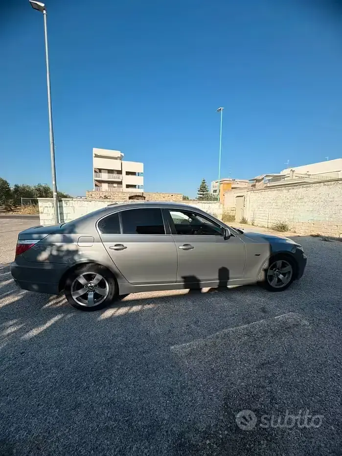 Usata BMW 520 177 CV (130 kW) 2007 Grigio Berlina