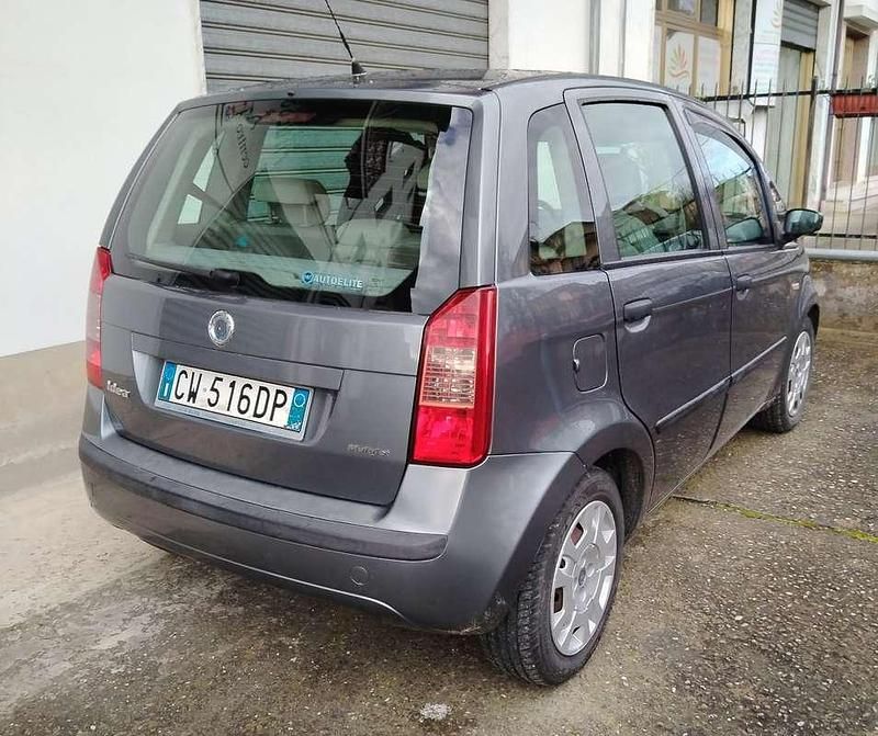 Usata Fiat Idea Active 70 CV (51 kW) 2005 Grigio Monovolume