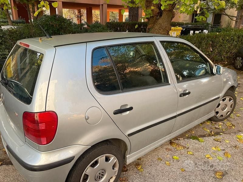 Usata VW Polo 48 CV (35 kW) 2000 Grigio Utilitaria