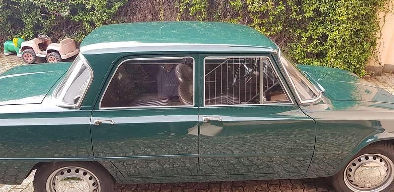 Usata Alfa Romeo Giulia 1300 Ti 82 CV (60 kW) 1967 Verde Berlina