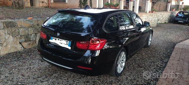 Usata BMW 320 184 CV (135 kW) 2012 Nero Station wagon