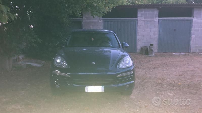 Usata Porsche Cayenne 250 CV (183 kW) 2011 Blu SUV