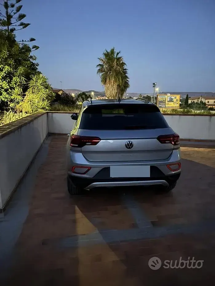 Usata VW T-Roc 116 CV (85 kW) 2025 Grigio SUV