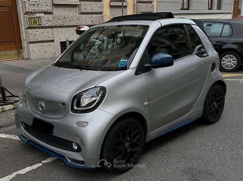 Argento Usata 2017 Smart ForTwo Cabrio Brabus Cabrio | 16.900 € (Buon prezzo) - Immagine 1/4