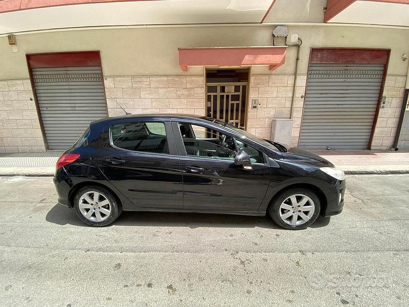 Usata Peugeot 308 90 CV (66 kW) 2008 Nero Utilitaria