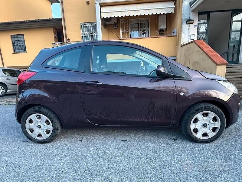 Usata 2015 Ford Ka Due volumi | 3750 € (Buon prezzo) - Immagine 1/4
