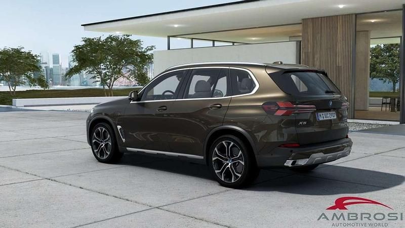 Nuova BMW X5 489 CV (359 kW) 2025 Marrone SUV