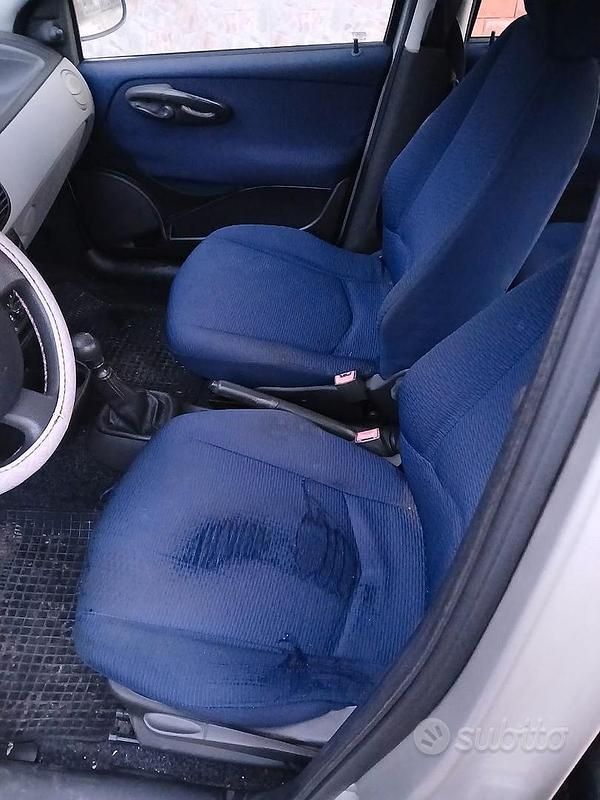 Usata Fiat Punto 60 CV (44 kW) 2001 Grigio Utilitaria