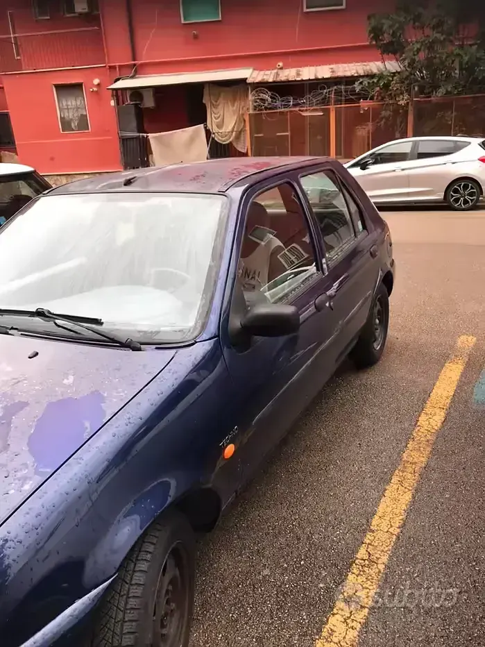 Usata Ford Fiesta 75 CV (55 kW) 1998 Blu Utilitaria