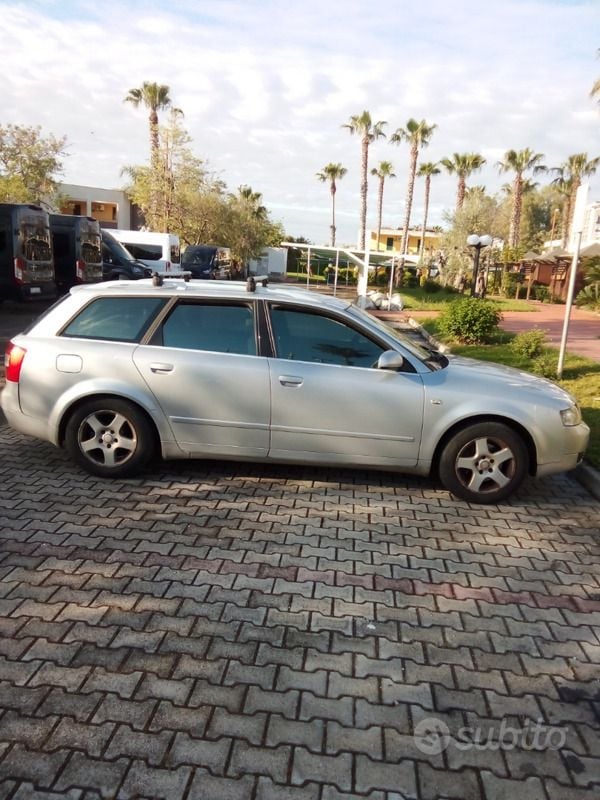 Usata Audi A4 110 CV (80 kW) 2004 Grigio Station wagon