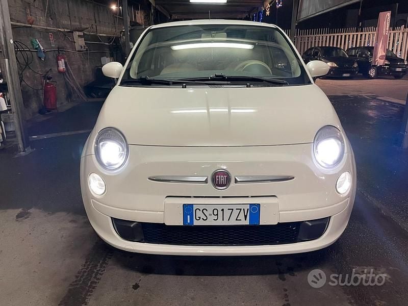 Usata Fiat 500 Lounge 69 CV (50 kW) 2011 Bianco Berlina