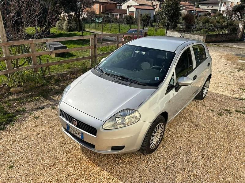 Usata Fiat Grande Punto 77 CV (56 kW) 2013 Grigio Utilitaria
