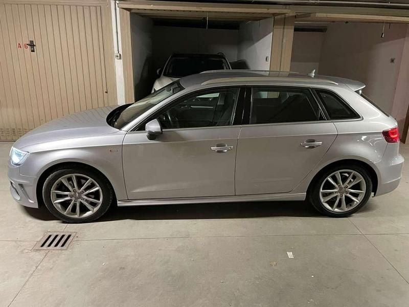 Usata Audi A3 Attraction 110 CV (80 kW) 2015 Argento Berlina