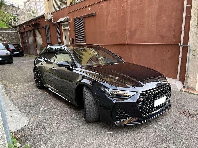 Usata Audi RS6 Ambiente 600 CV (441 kW) 2021 Nero Station wagon