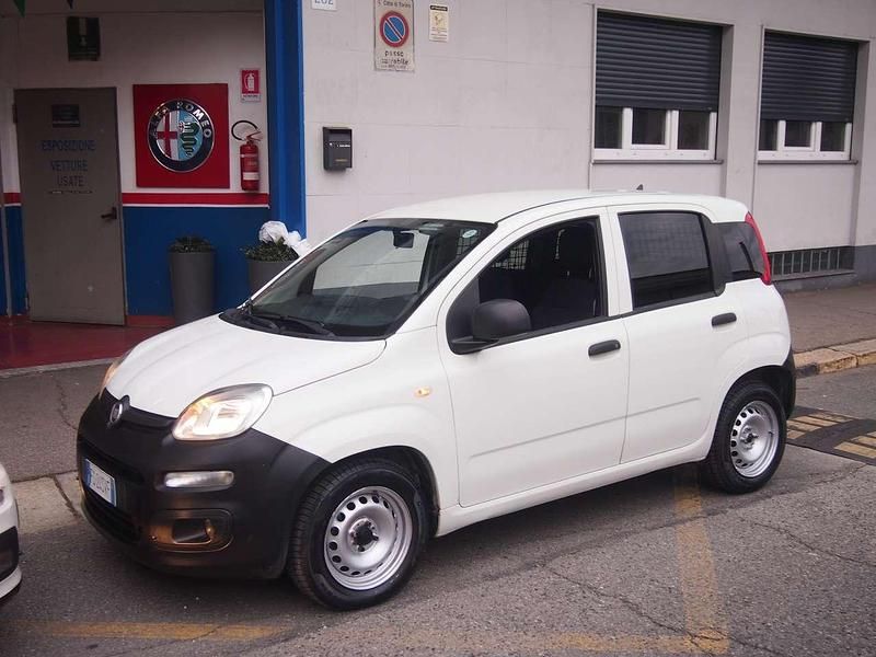 Usata Fiat Panda 69 CV (50 kW) 2018 Bianco Furgone