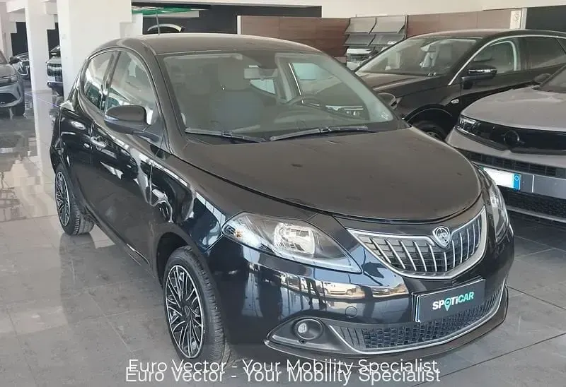 Usata Lancia Ypsilon 69 CV (50 kW) 2024 Utilitaria