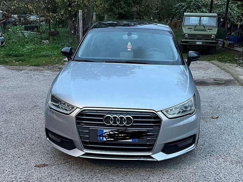 Usata Audi A1 Sportback Ambiente 90 CV (66 kW) 2015 Argento Utilitaria