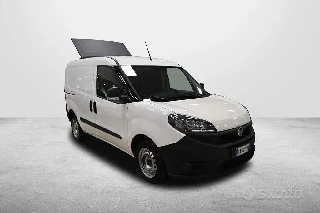 Usata Fiat Doblò 95 CV (69 kW) 2020 Bianco Monovolume