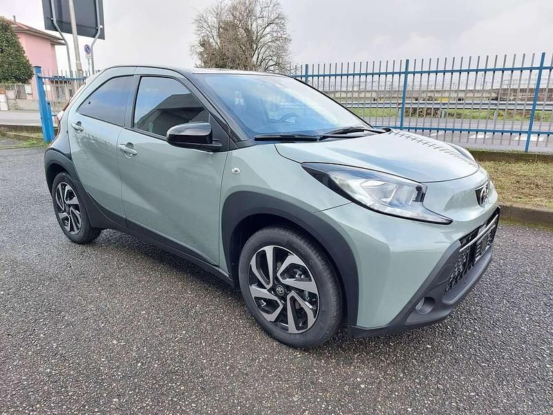 Nuova Toyota Aygo X Trend 72 CV (52 kW) 2025 Verde SUV