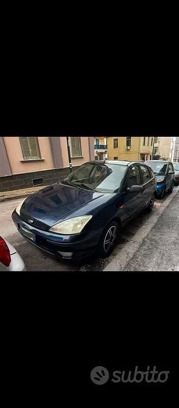 Usata Ford Focus 100 CV (73 kW) 2003 Blu Berlina
