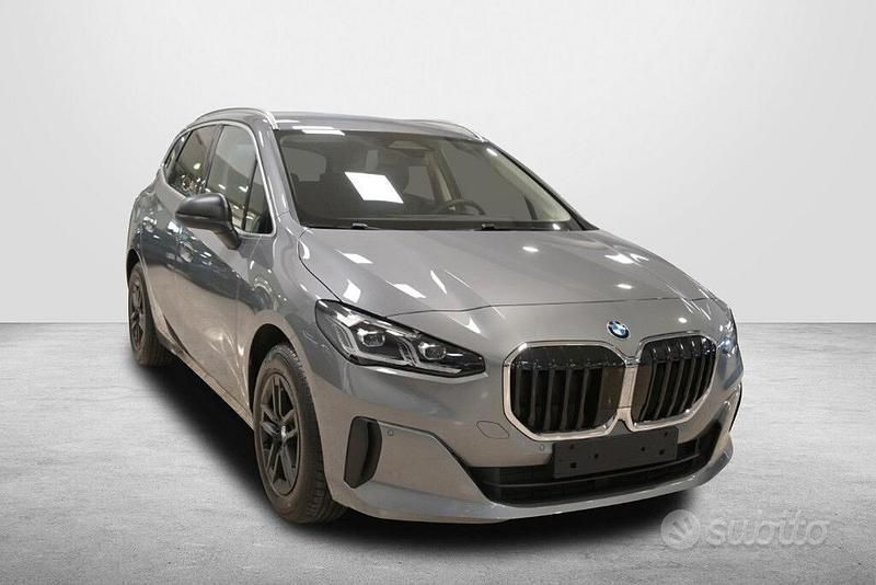 Usata BMW 218 Active Tourer Sport Line 150 CV (110 kW) 2024 Grigio Monovolume