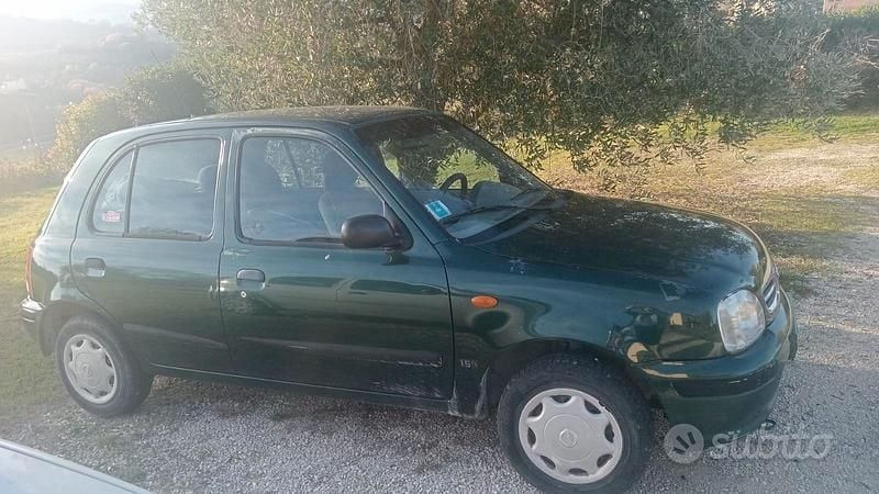 Usata Nissan Micra 57 CV (41 kW) 1999 Verde Berlina