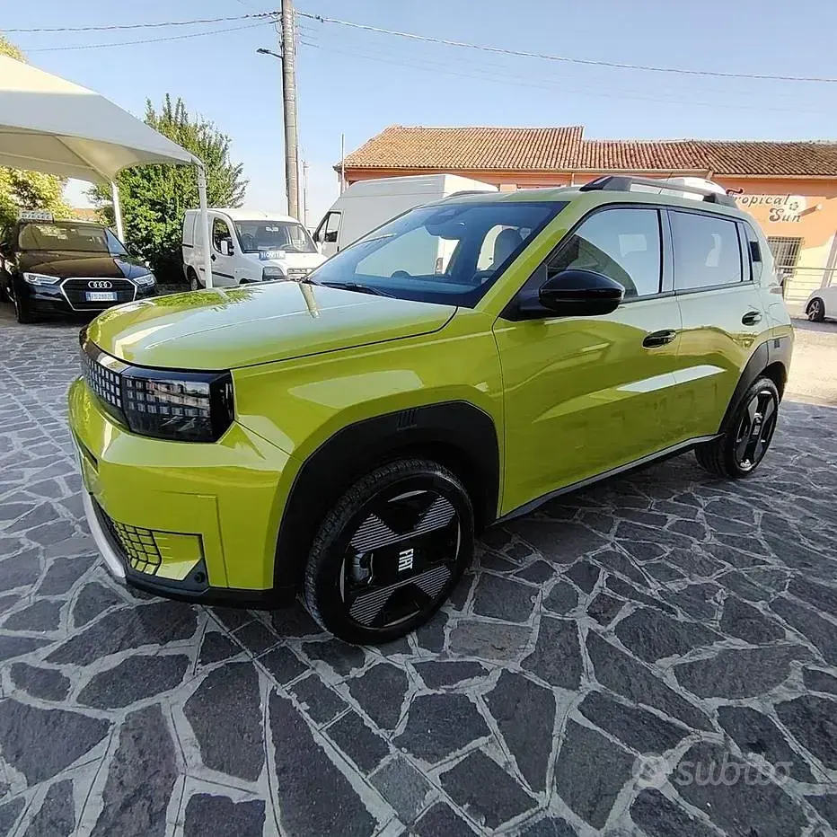 Usata Fiat Grande Panda La Prima 72 CV (52 kW) 2024 Giallo Utilitaria