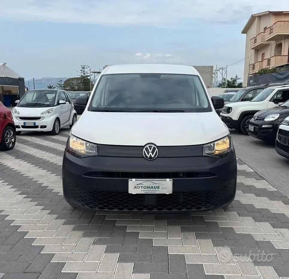 Usata VW Caddy 102 CV (75 kW) 2021 Bianco Monovolume