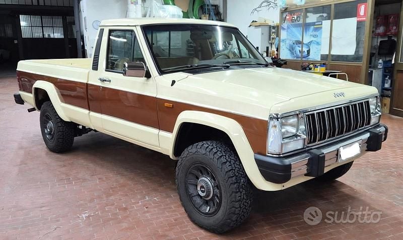 Usata Jeep Comanche 116 CV (85 kW) 1987 Beige Pick-up