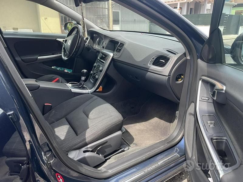 Usata Volvo V60 2012 Blu Station wagon