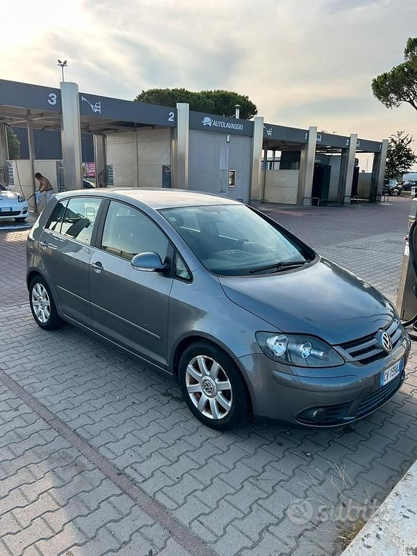 Usata VW Golf IV 105 CV (77 kW) 2005 Grigio Berlina
