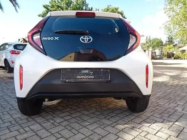 Usata Toyota Aygo X Active 72 CV (52 kW) 2025 Bianco SUV