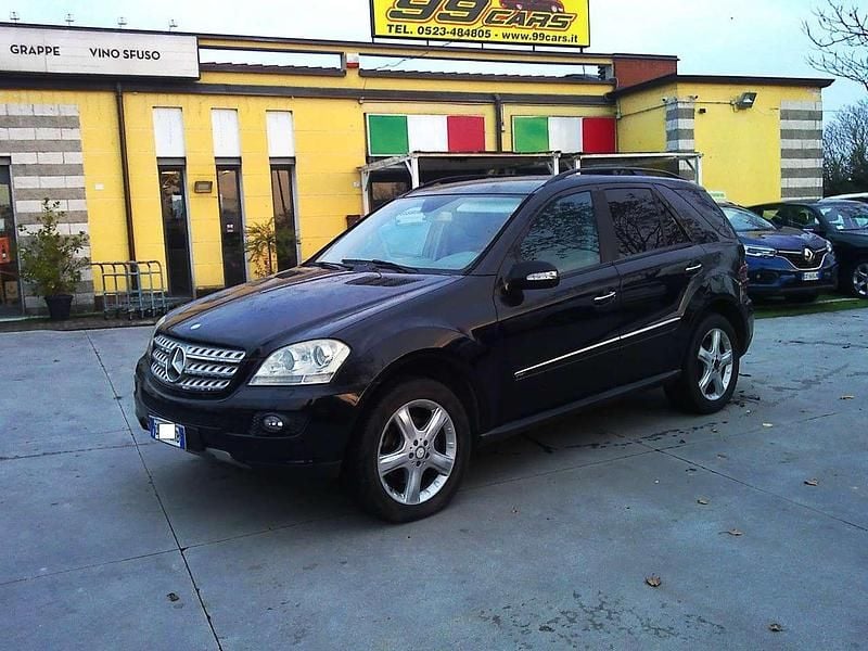 Usata Mercedes ML320 224 CV (164 kW) 2008 Nero SUV