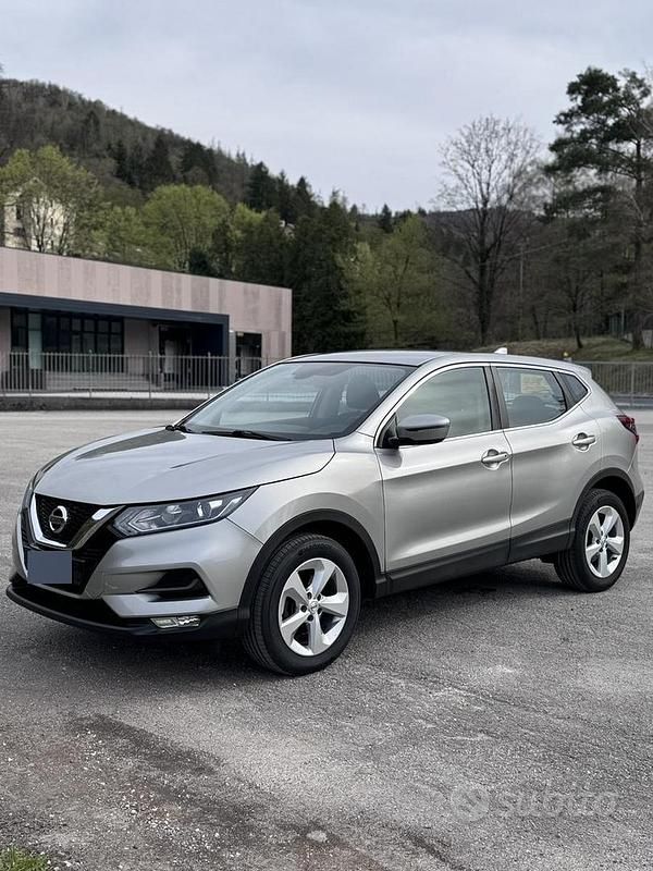 Usata Nissan Qashqai 160 CV (117 kW) 2019 Grigio SUV