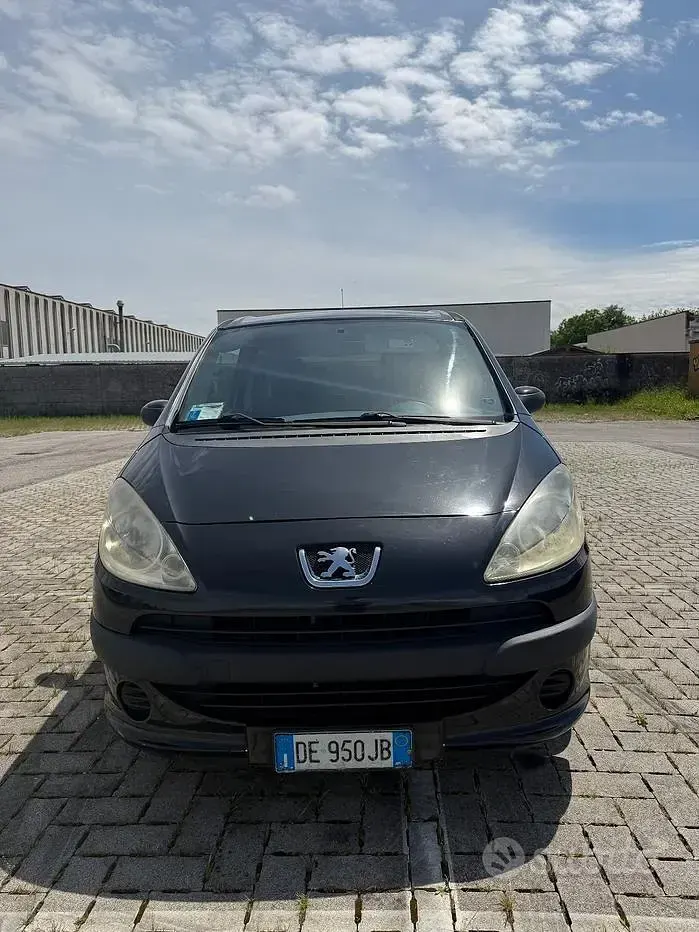 Usata Peugeot 1007 68 CV (50 kW) 2007 Nero Monovolume