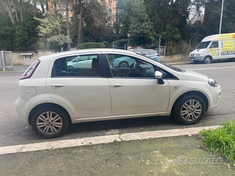 Usata Fiat Grande Punto 77 CV (56 kW) 2013 Utilitaria