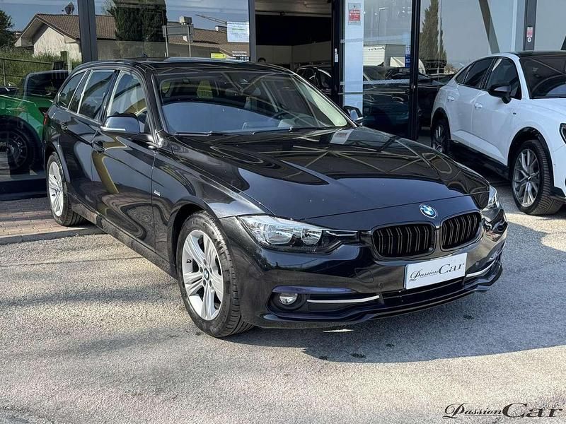 Usata BMW 320 Sport Line 190 CV (139 kW) 2019 Nero Station wagon