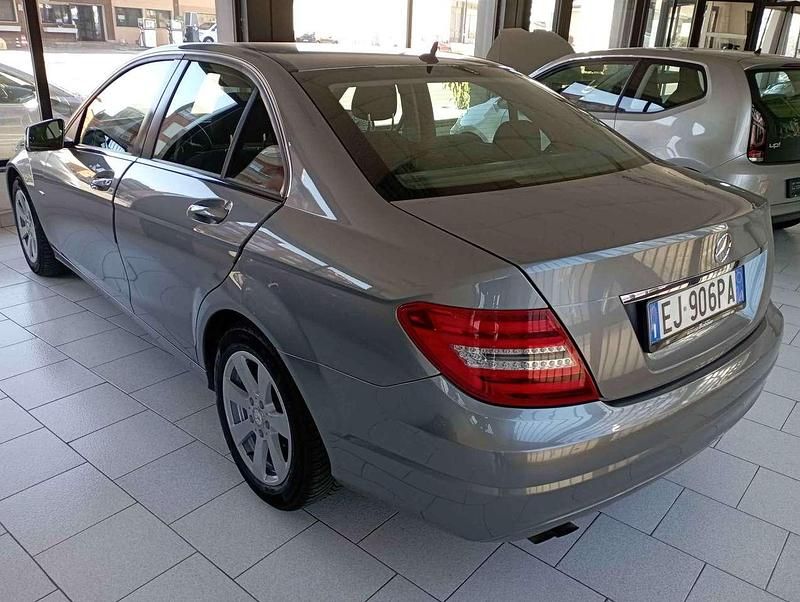 Usata Mercedes C200 136 CV (100 kW) 2011 Grigio Berlina
