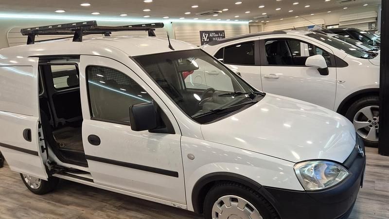 Usata Opel Combo 75 CV (55 kW) 2008 Bianco Monovolume
